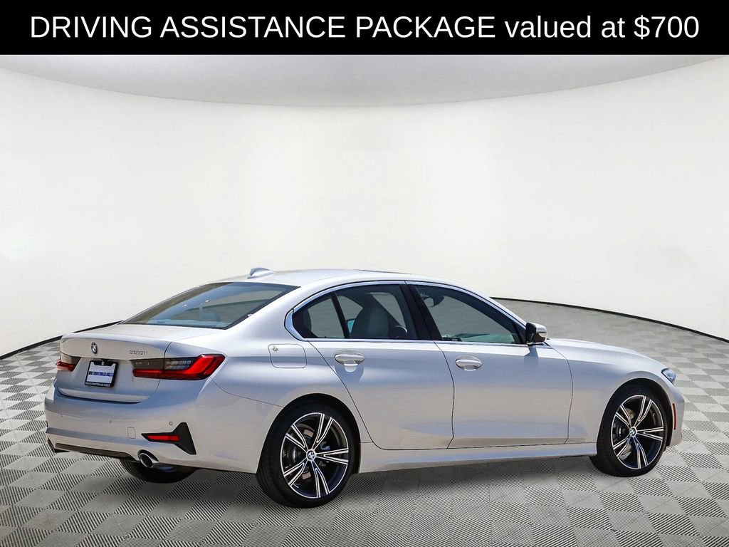 Used 2022 BMW 330i Sedan w/ Premium Package 2 RWD image 4