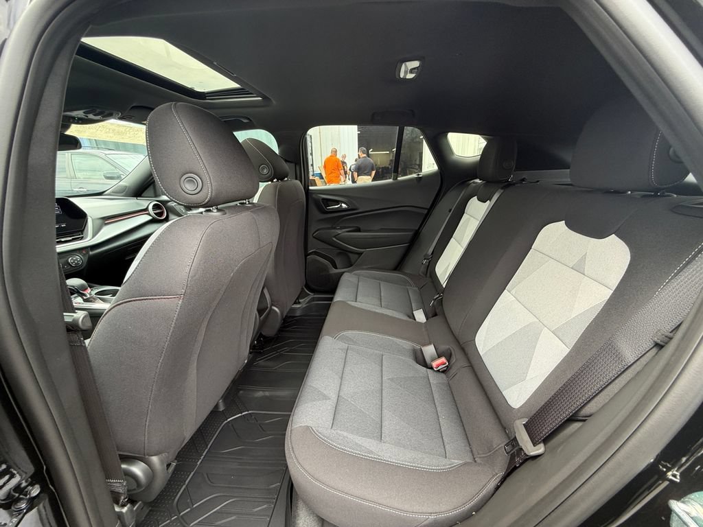 New 2026 Chevrolet Trax RS w/ Sunroof Package FWD image 22