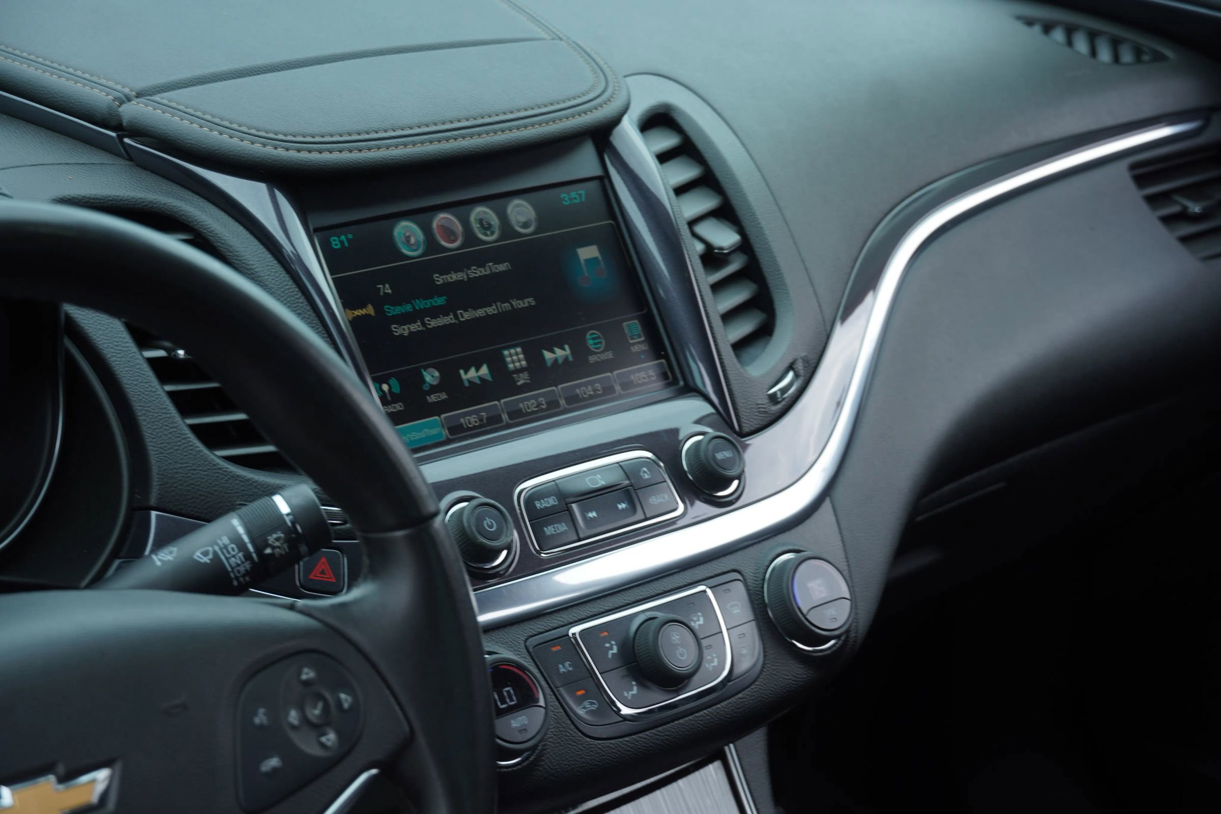 Used 2016 Chevrolet Impala LT image 12