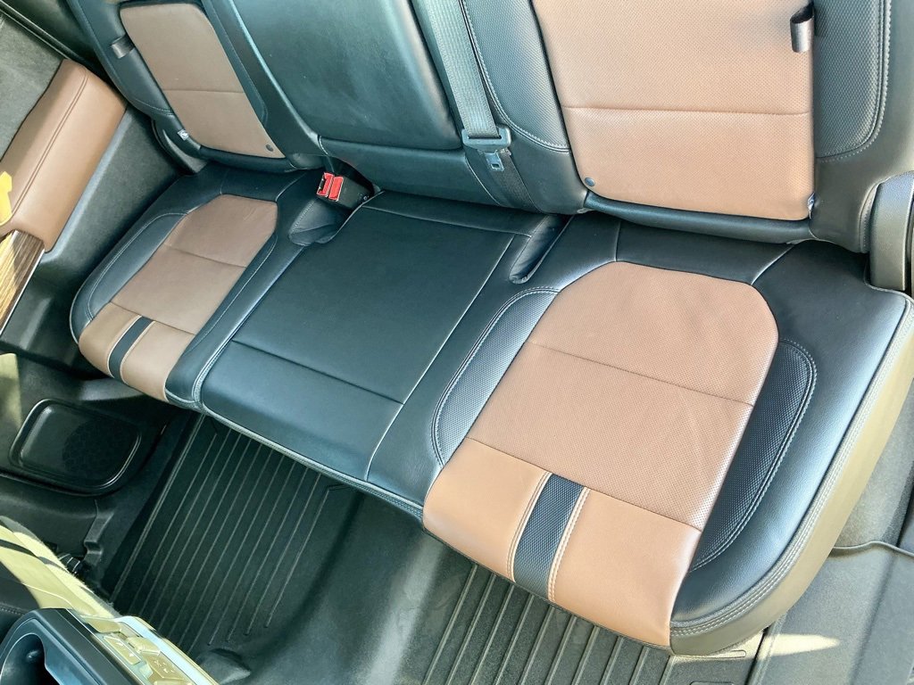 Used 2021 Chevrolet Silverado 1500 High Country w/ Technology Package image 30