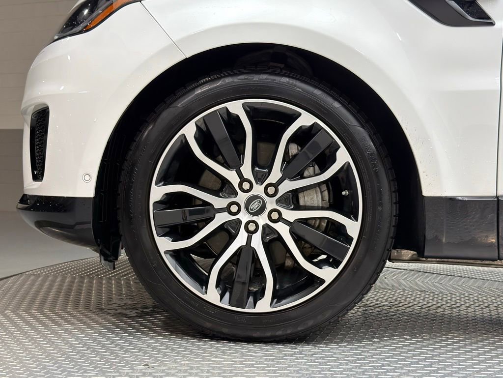 Used 2021 Land Rover Range Rover Sport HSE Silver Edition image 4