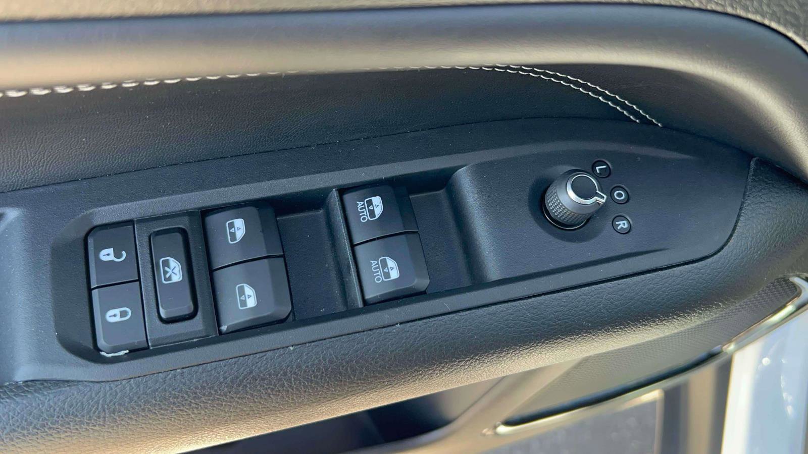 Used 2023 Jeep Compass Latitude w/ Convenience Group image 22