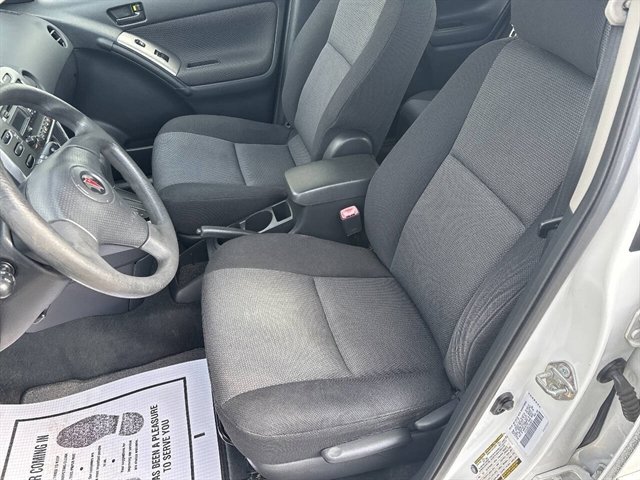Used 2007 Pontiac Vibe w/ Preferred Package FWD image 4