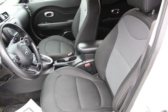 Used 2017 Kia Soul + image 13
