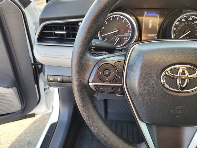 Used 2021 Toyota Camry LE image 19