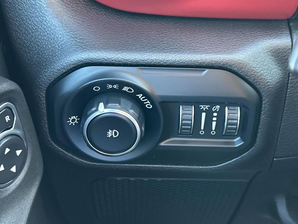 Used 2021 Jeep Wrangler Unlimited Rubicon image 34