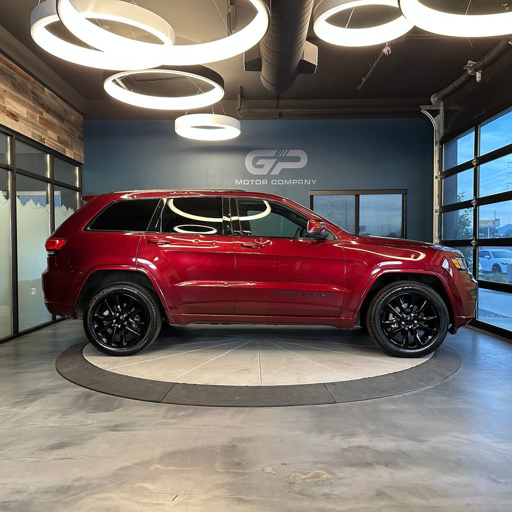 Used 2019 Jeep Grand Cherokee Altitude AWD/4WD image 2