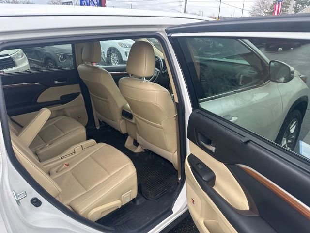 Used 2017 Toyota Highlander Limited AWD/4WD image 20