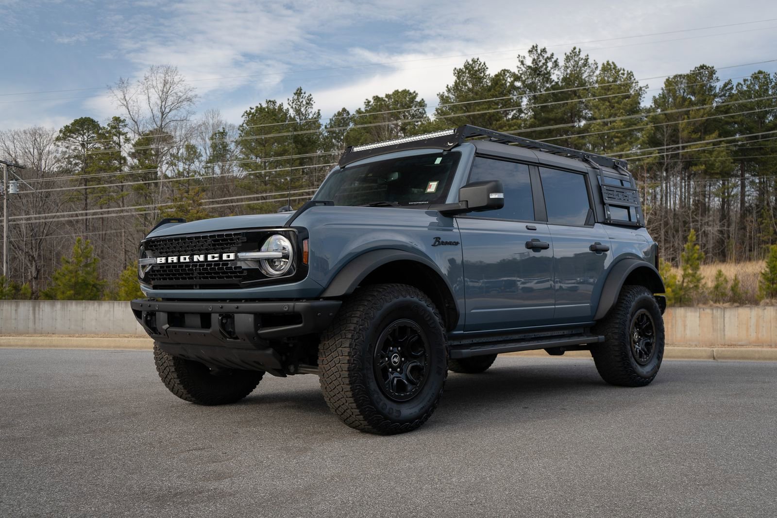 Used 2023 Ford Bronco Wildtrak image 3
