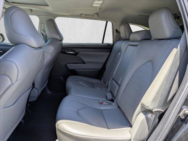 Certified 2023 Toyota Highlander XLE AWD/4WD image 19