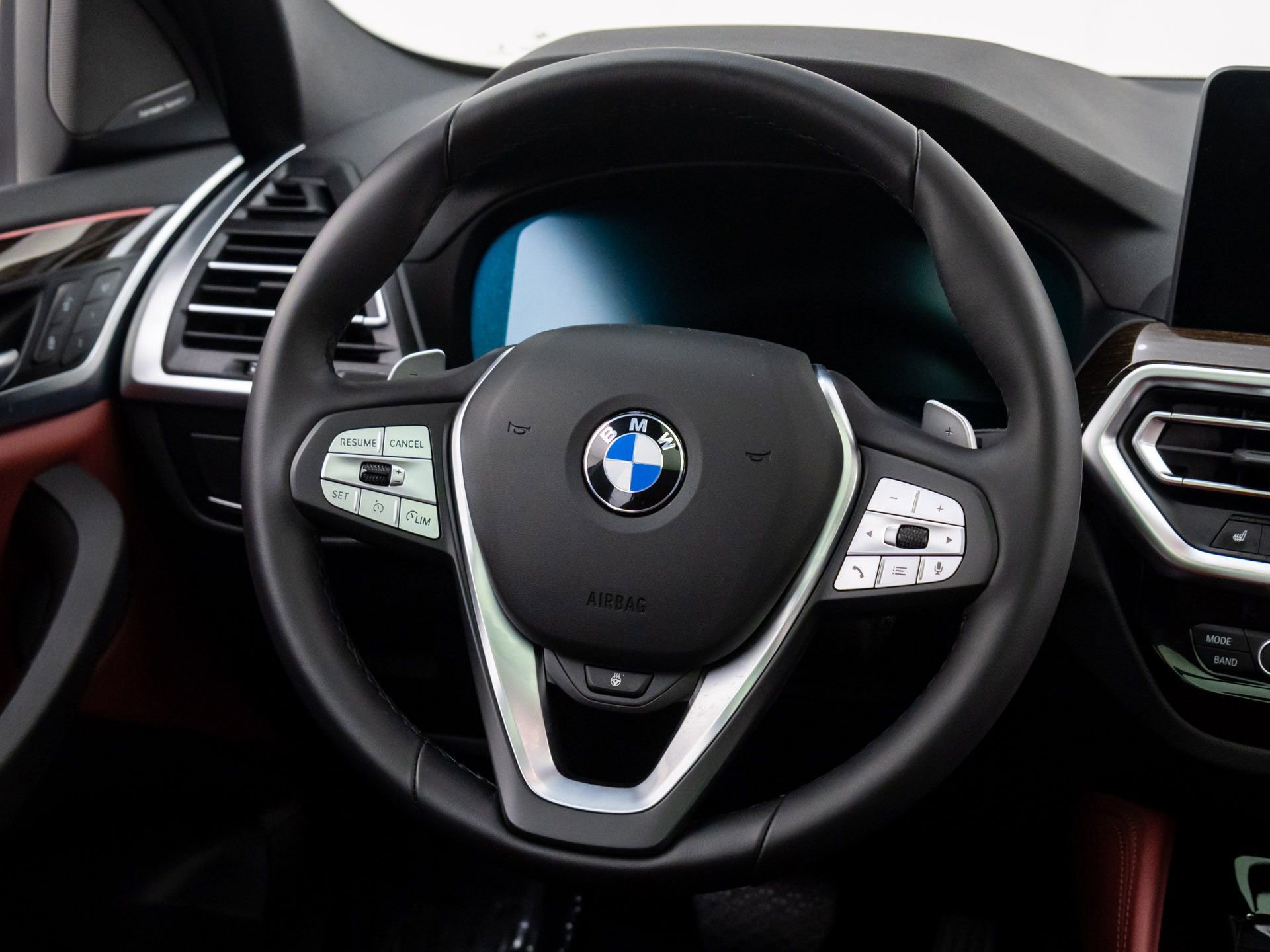 Certified 2025 BMW X4 xDrive30i w/ Premium Package image 11