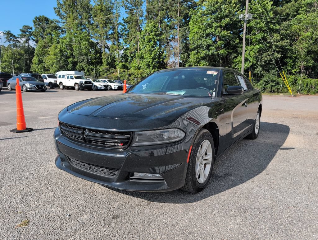 Used 2022 Dodge Charger SXT w/ Driver Convenience Group RWD image 4
