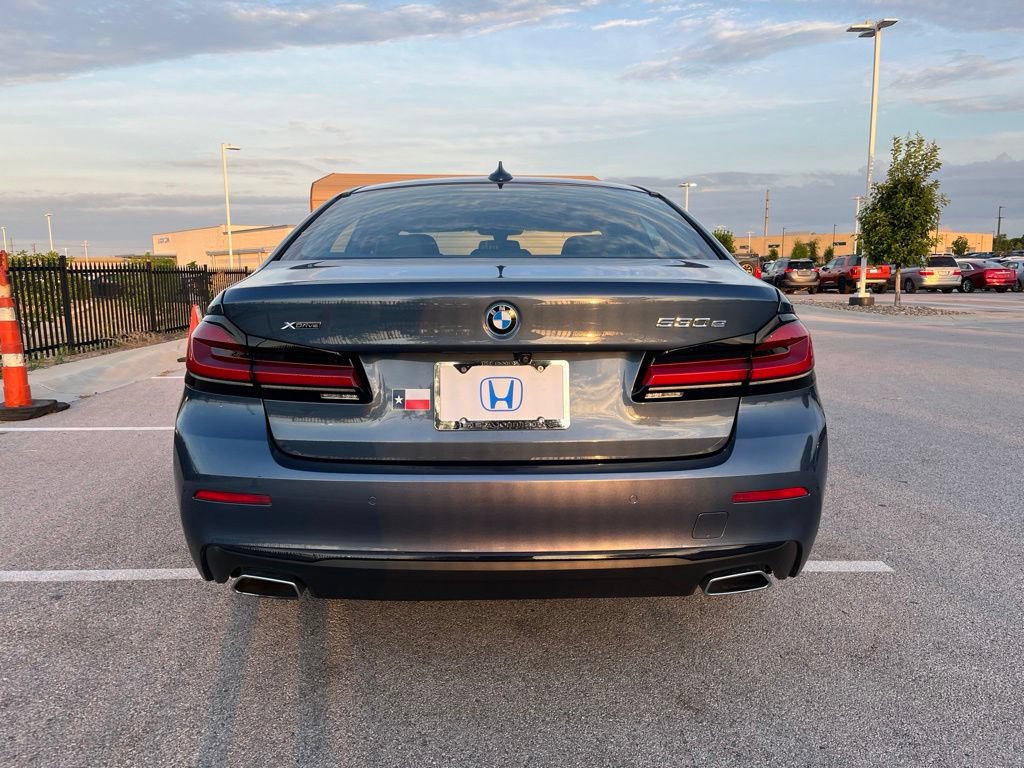 Used 2023 BMW 530e xDrive w/ Premium Package AWD/4WD image 5
