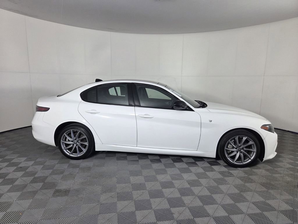 Used 2024 Alfa Romeo Giulia Ti w/ Active Assist Plus Package image 4