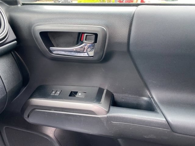 Used 2022 Toyota Tacoma TRD Sport AWD/4WD image 19