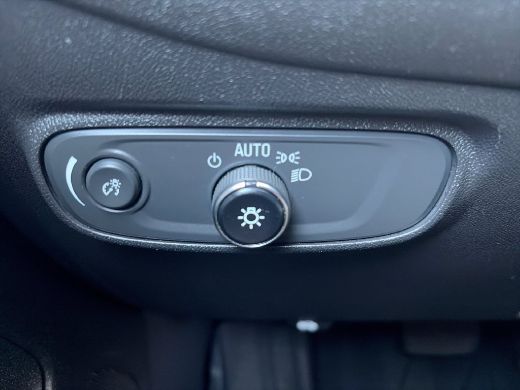 Certified 2023 Chevrolet Equinox LT FWD image 18