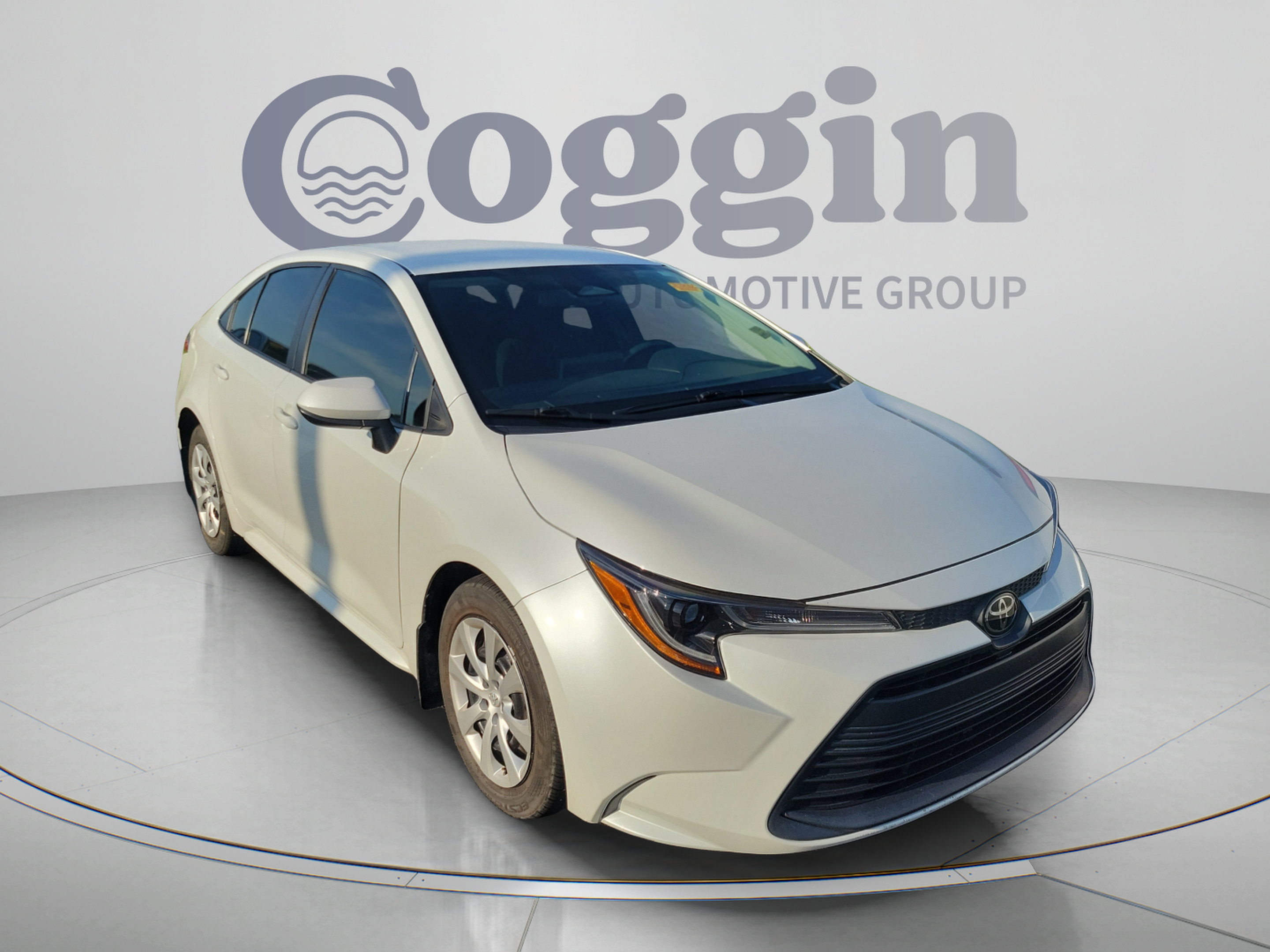Used 2024 Toyota Corolla LE FWD image 9