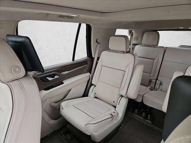 Used 2023 GMC Yukon Denali w/ Denali Reserve Package AWD/4WD image 6