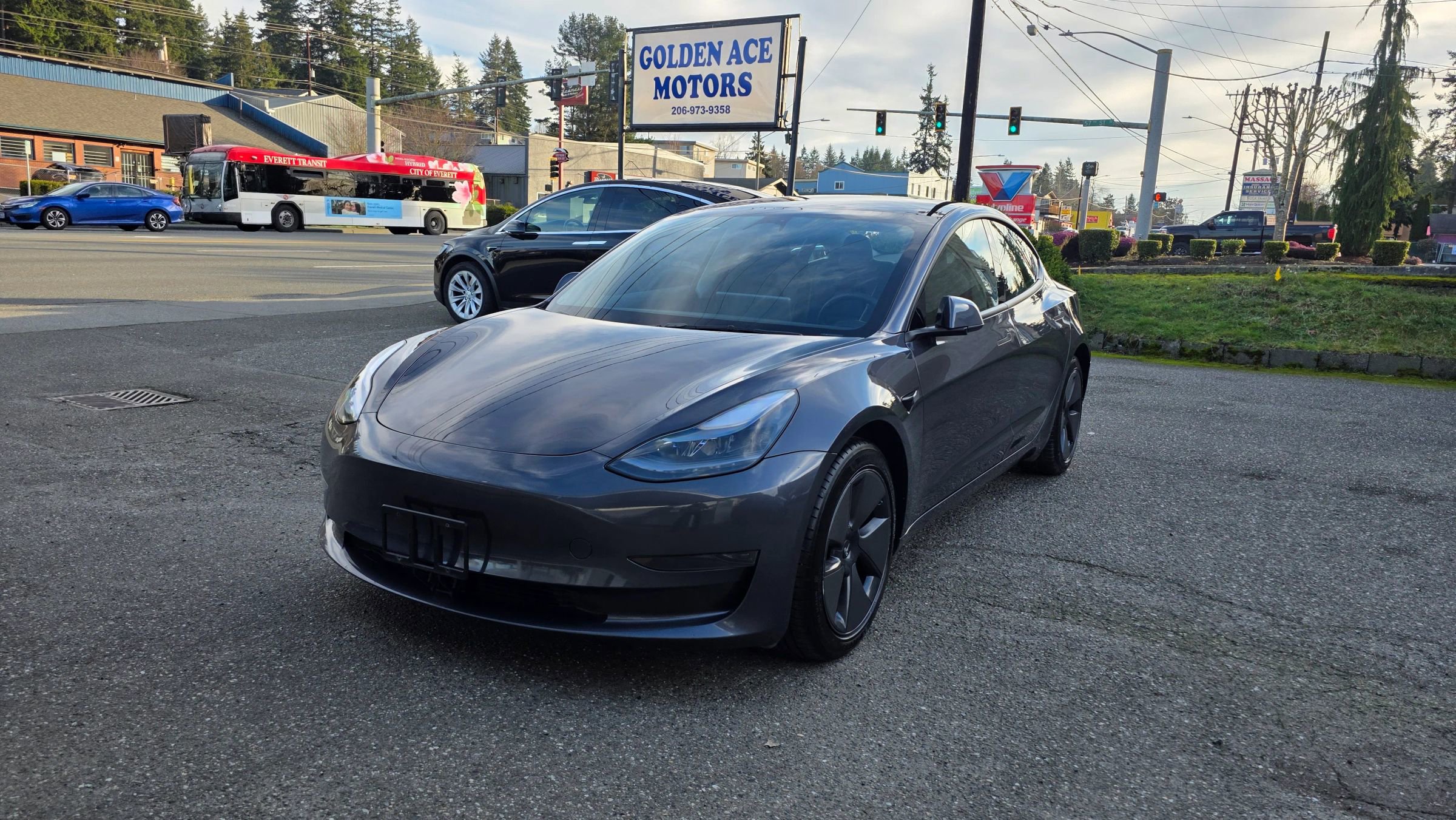 Used 2023 Tesla Model 3 Standard Range image 1