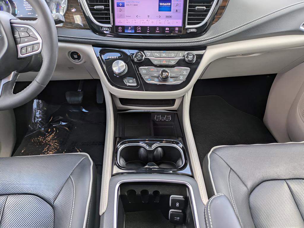 Used 2022 Chrysler Pacifica Limited FWD image 20