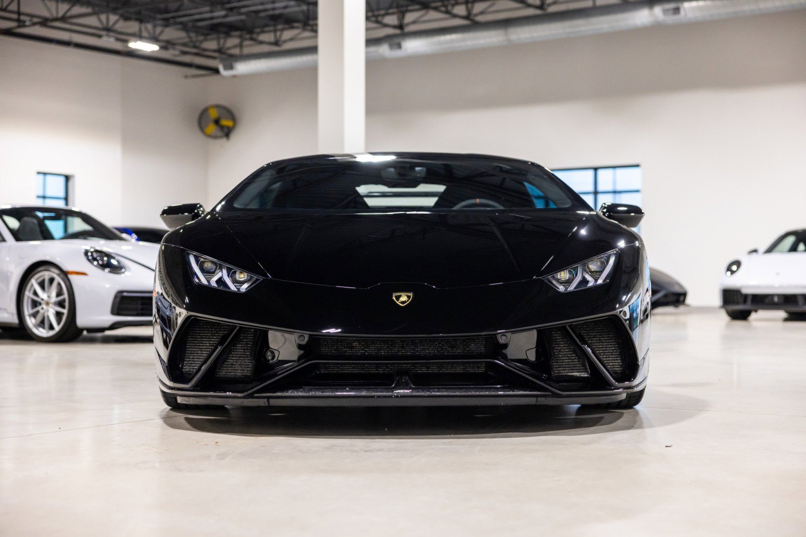 Used 2018 Lamborghini Huracan Performante AWD/4WD image 2