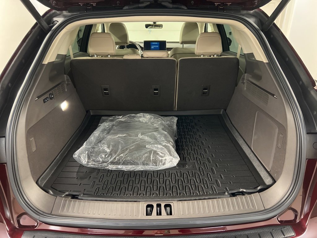 Certified 2023 Lincoln Nautilus Reserve image 30