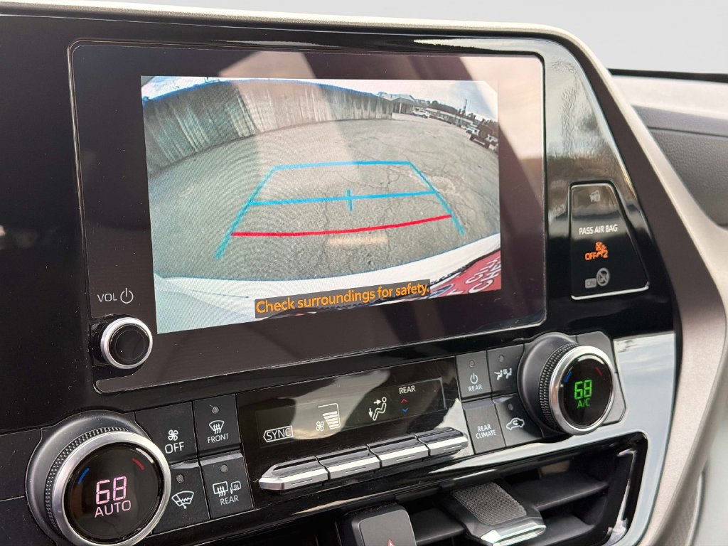 Used 2023 Toyota Highlander L FWD image 26