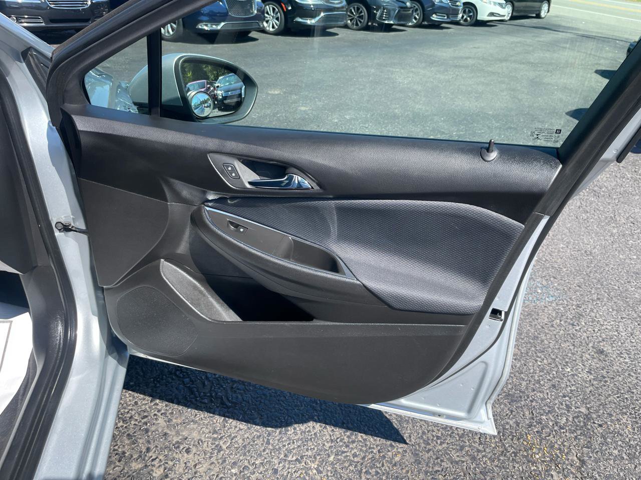 Used 2018 Chevrolet Cruze LS FWD image 30