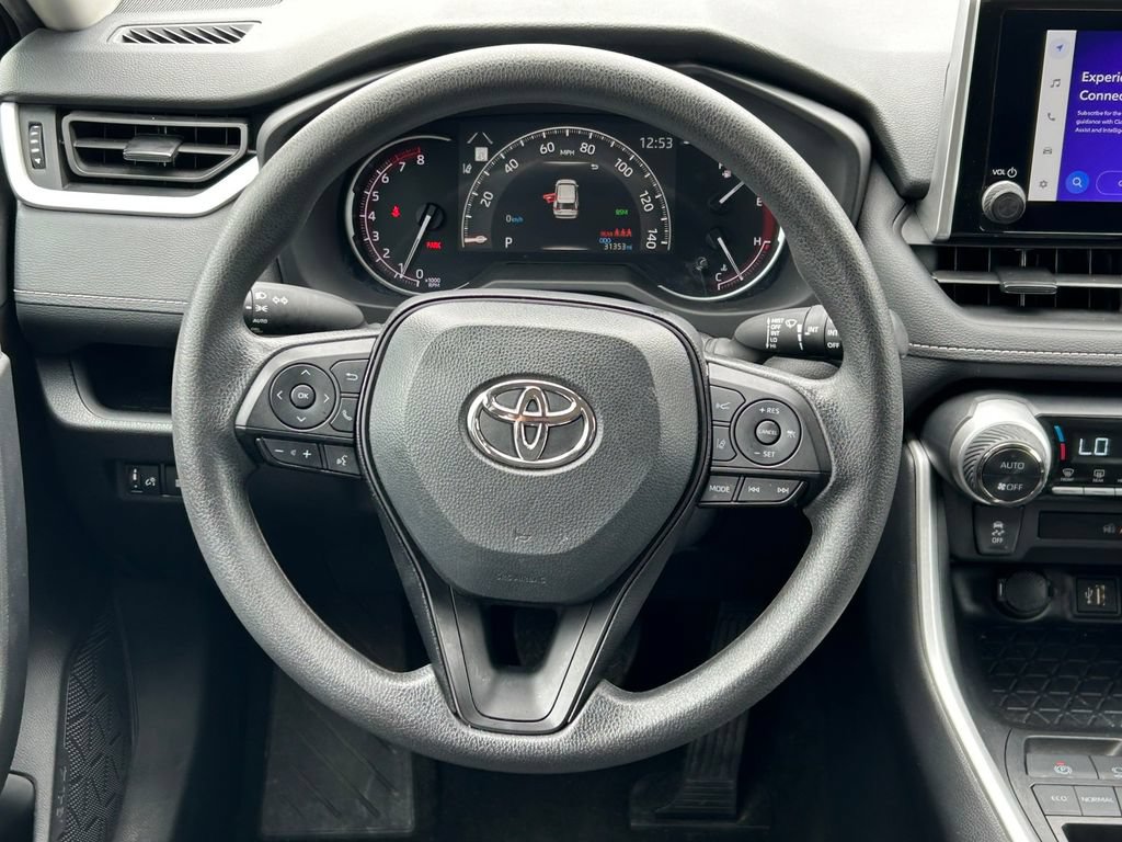 Used 2025 Toyota RAV4 XLE FWD image 36