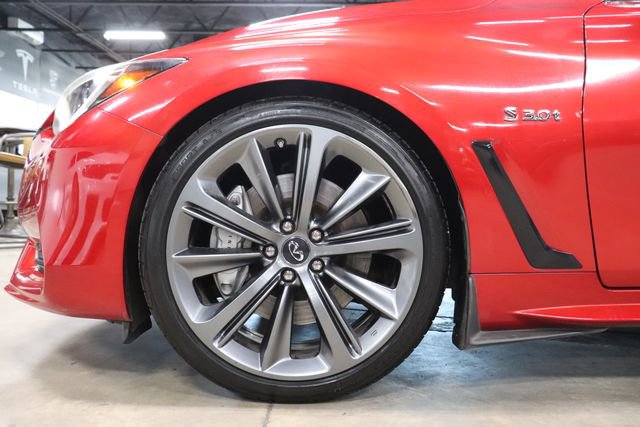 Used 2018 INFINITI Q60 Red Sport 400 w/ Sensory Package 3.0T Sport RWD image 30