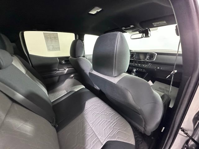 Used 2022 Toyota Tacoma TRD Sport AWD/4WD image 12