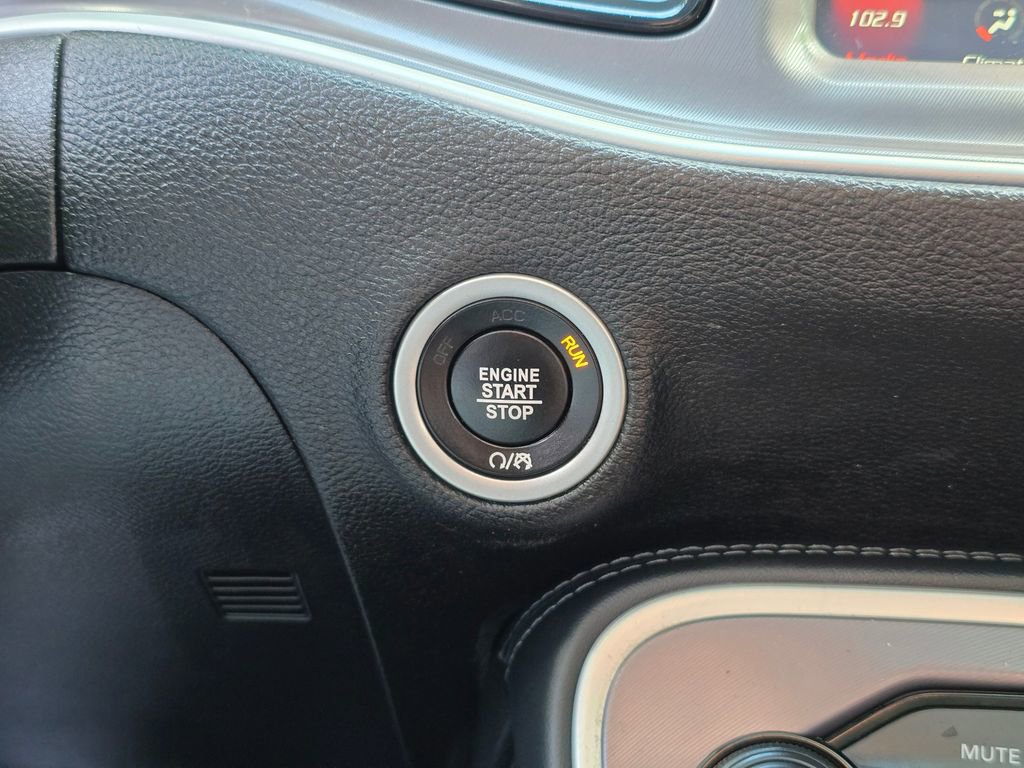 Used 2022 Dodge Challenger R/T Scat Pack w/ Driver Convenience Group RWD image 28