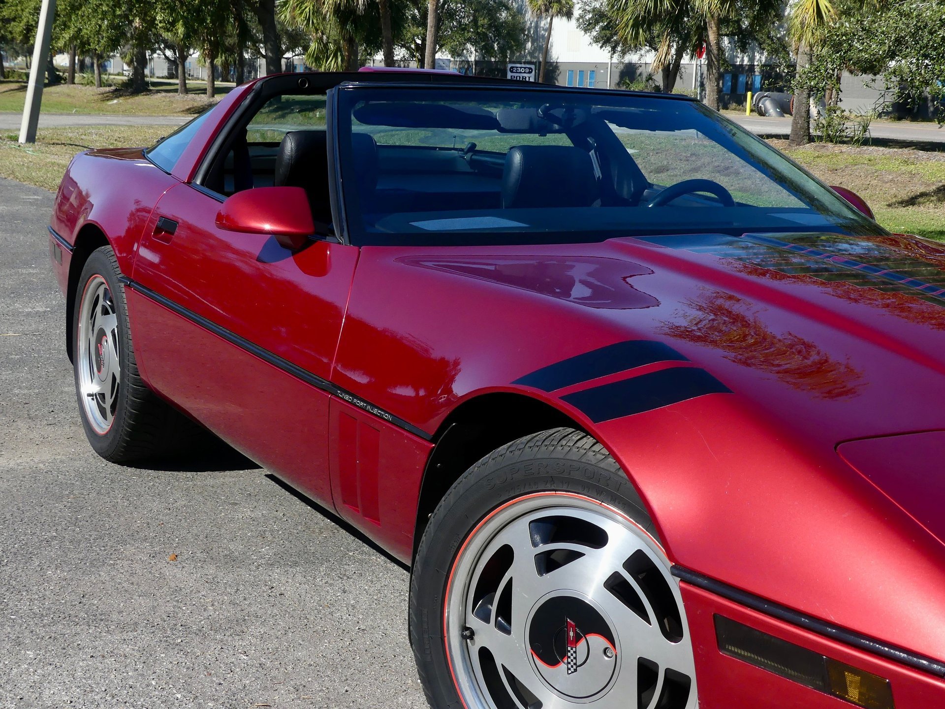 Used 1989 Chevrolet Corvette Coupe RWD image 3