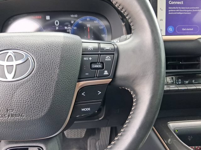 Used 2024 Toyota Crown AWD/4WD image 19