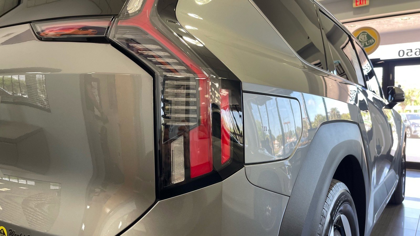 Used 2024 Kia EV9 Light Long Range image 18