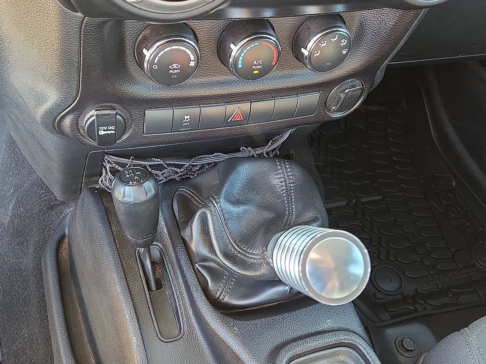 Used 2015 Jeep Wrangler Unlimited Sport AWD/4WD image 13