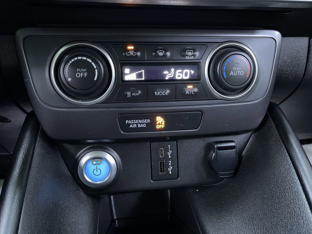 Used 2025 Nissan Leaf S image 23