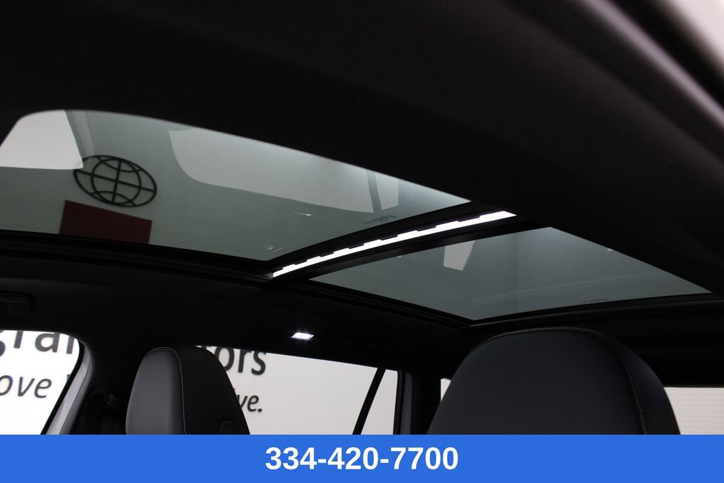 New 2026 Volkswagen Tiguan SE R-Line image 11