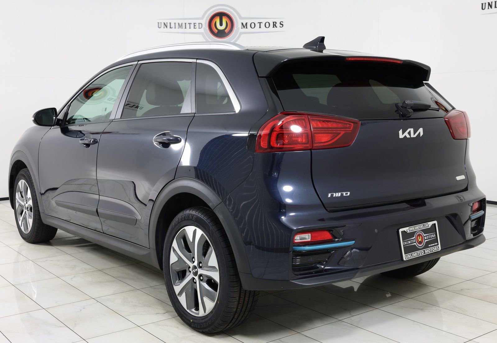 Used 2022 Kia Niro EX Premium w/ Cold Weather Package image 4