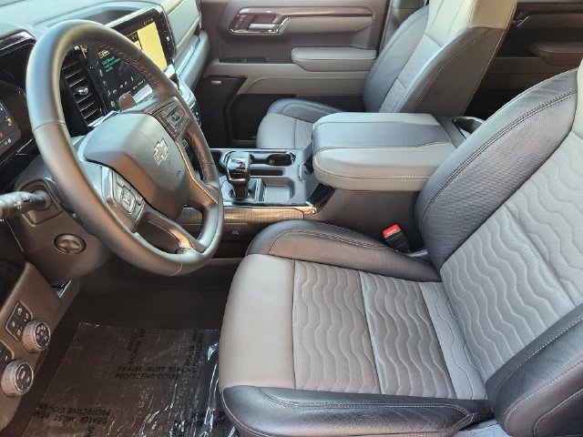 Used 2025 Chevrolet Silverado 1500 ZR2 w/ Technology Package AWD/4WD image 4