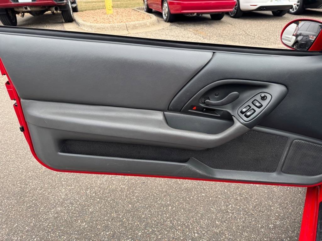 Used 1998 Chevrolet Camaro Z28 image 38