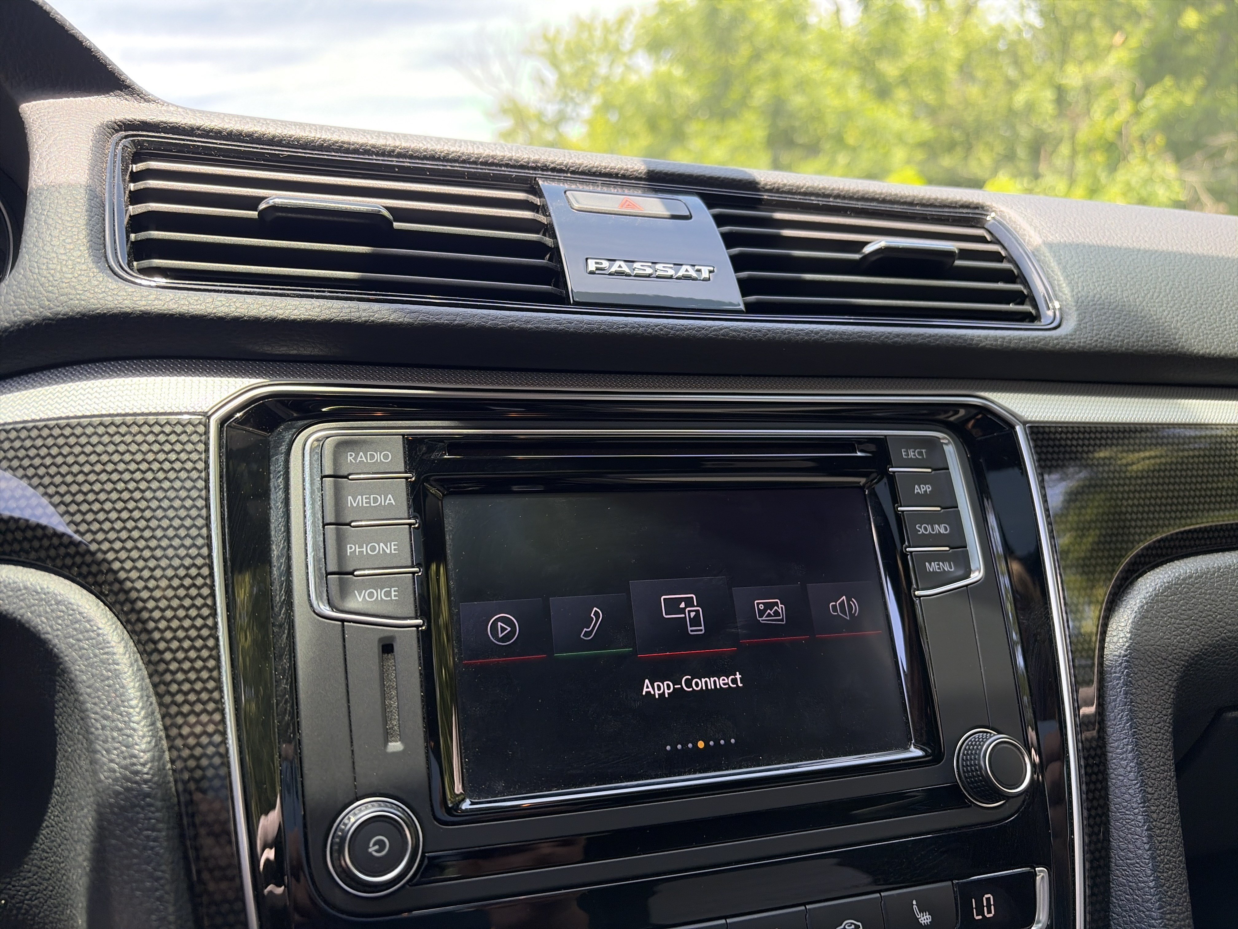 Used 2018 Volkswagen Passat 3.6 FWD image 35