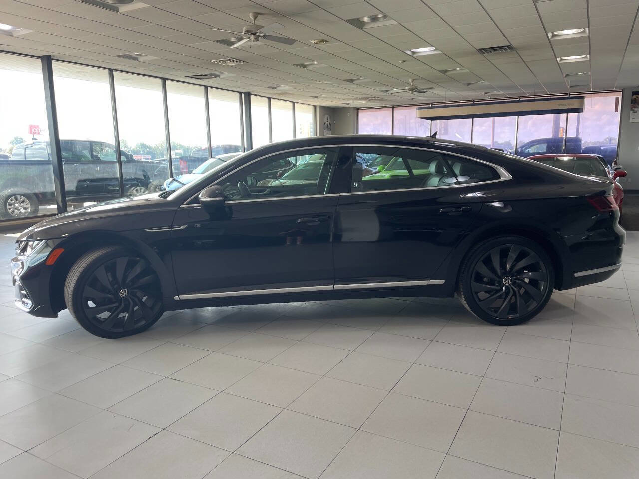 Used 2023 Volkswagen Arteon SEL image 4