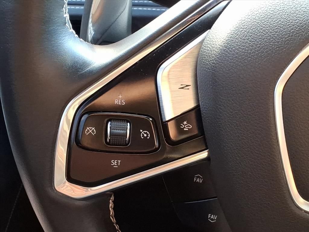 Used 2024 Chevrolet Corvette Stingray Coupe RWD image 11