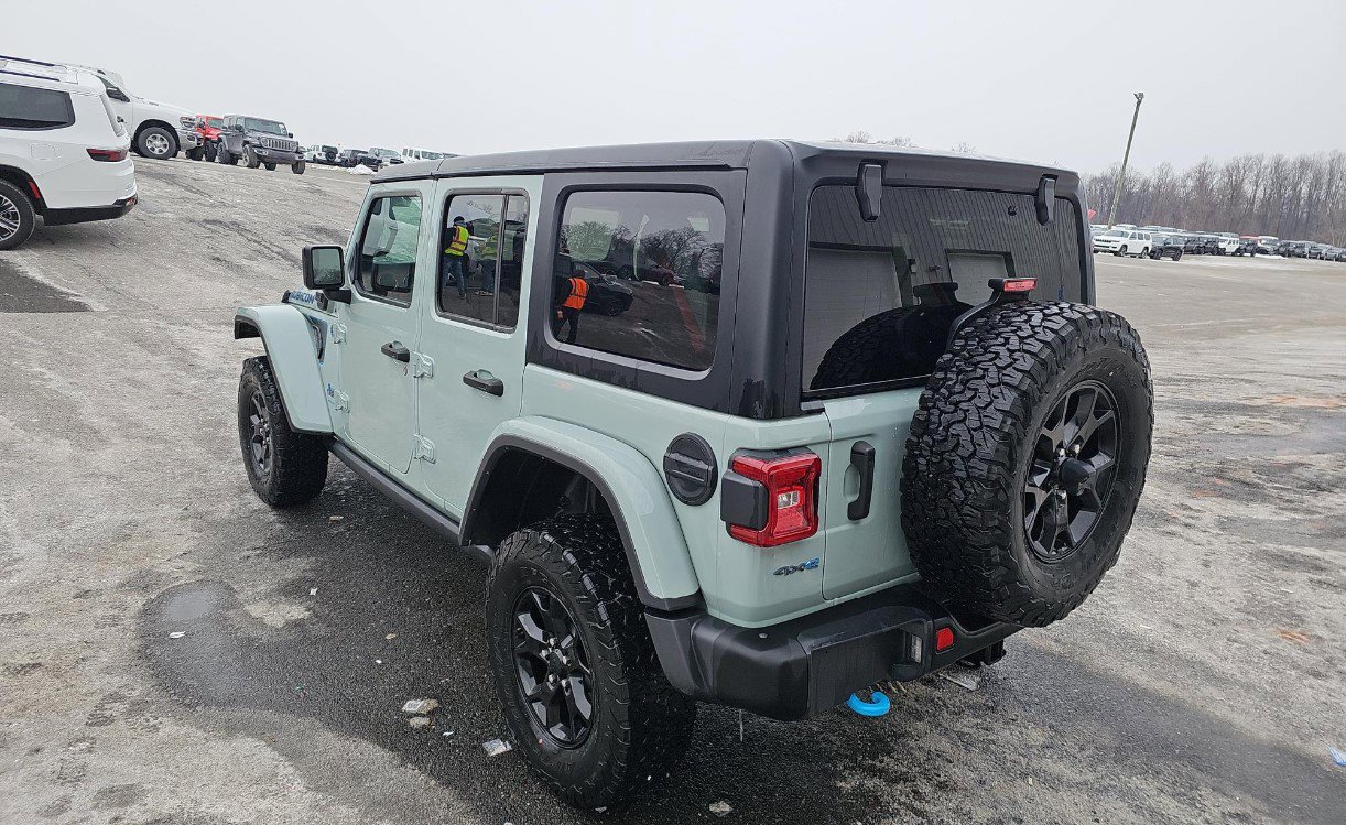 Used 2023 Jeep Wrangler Unlimited Rubicon 4xe image 6