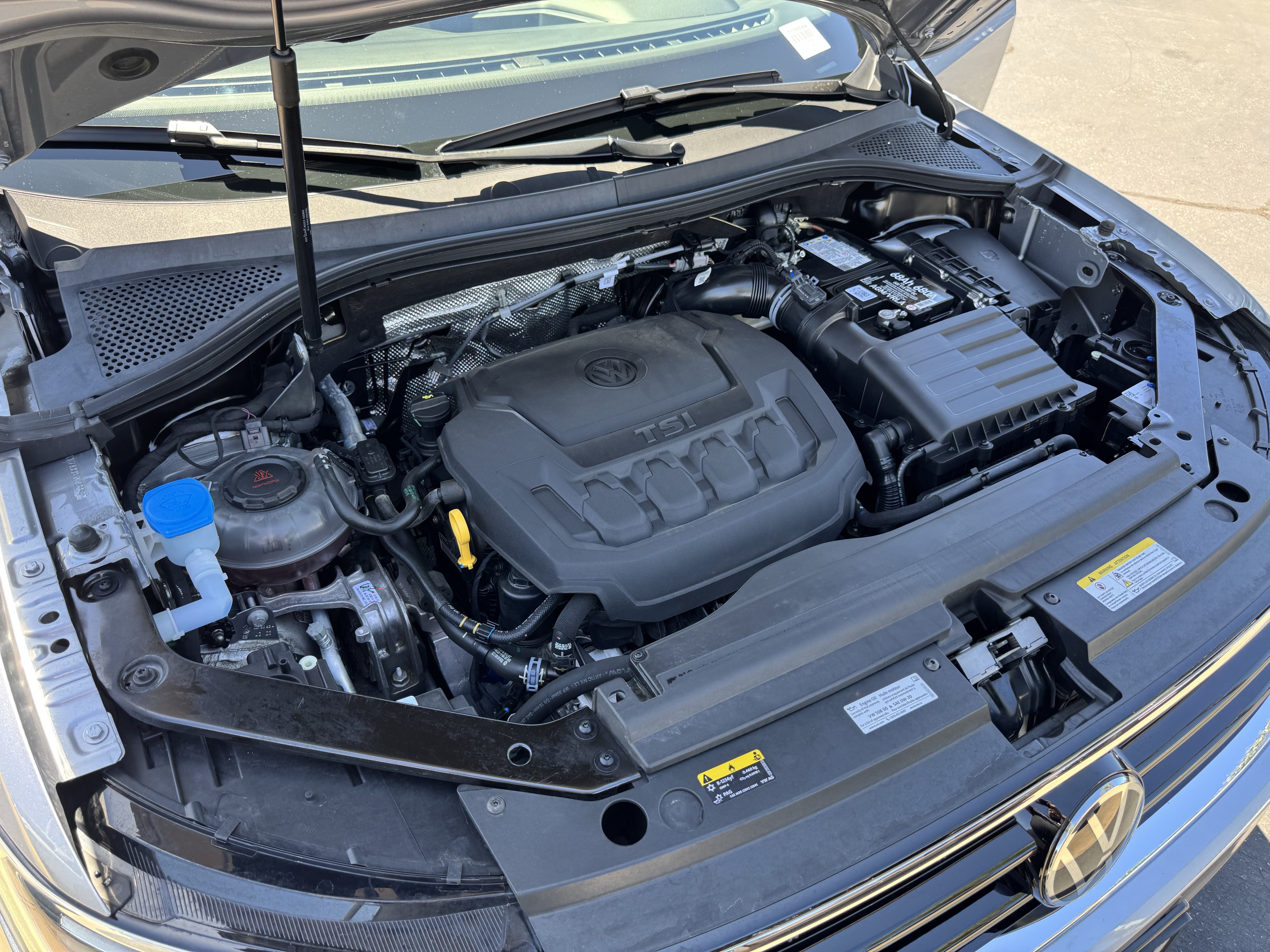 Used 2024 Volkswagen Tiguan SE R-Line FWD image 39