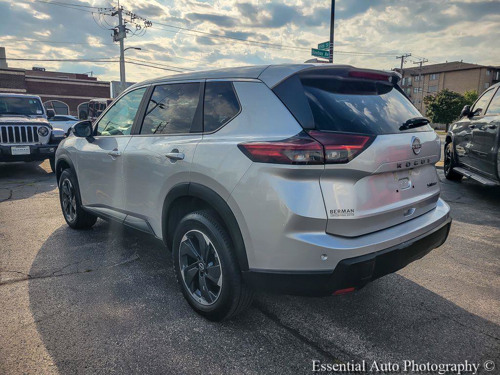 Used 2024 Nissan Rogue SV AWD/4WD image 11