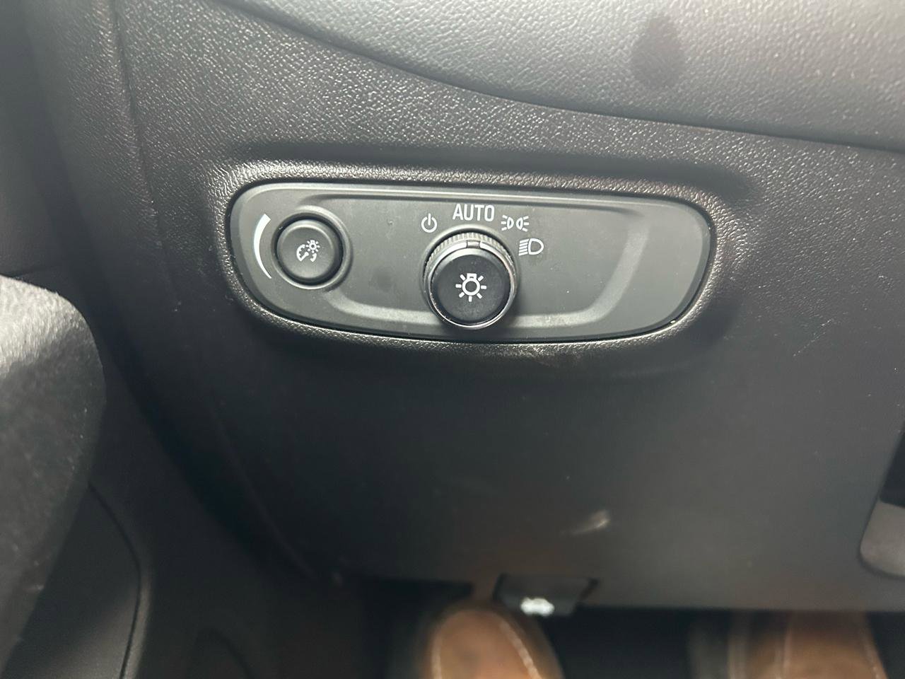 Used 2019 Chevrolet Equinox LT image 25