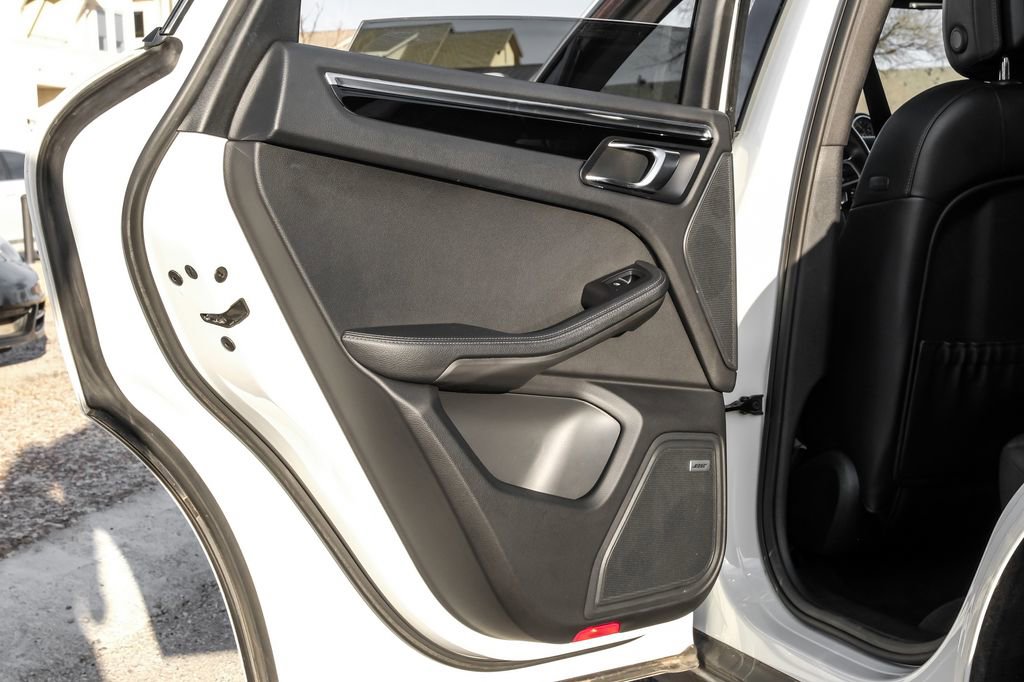 Used 2020 Porsche Macan image 50