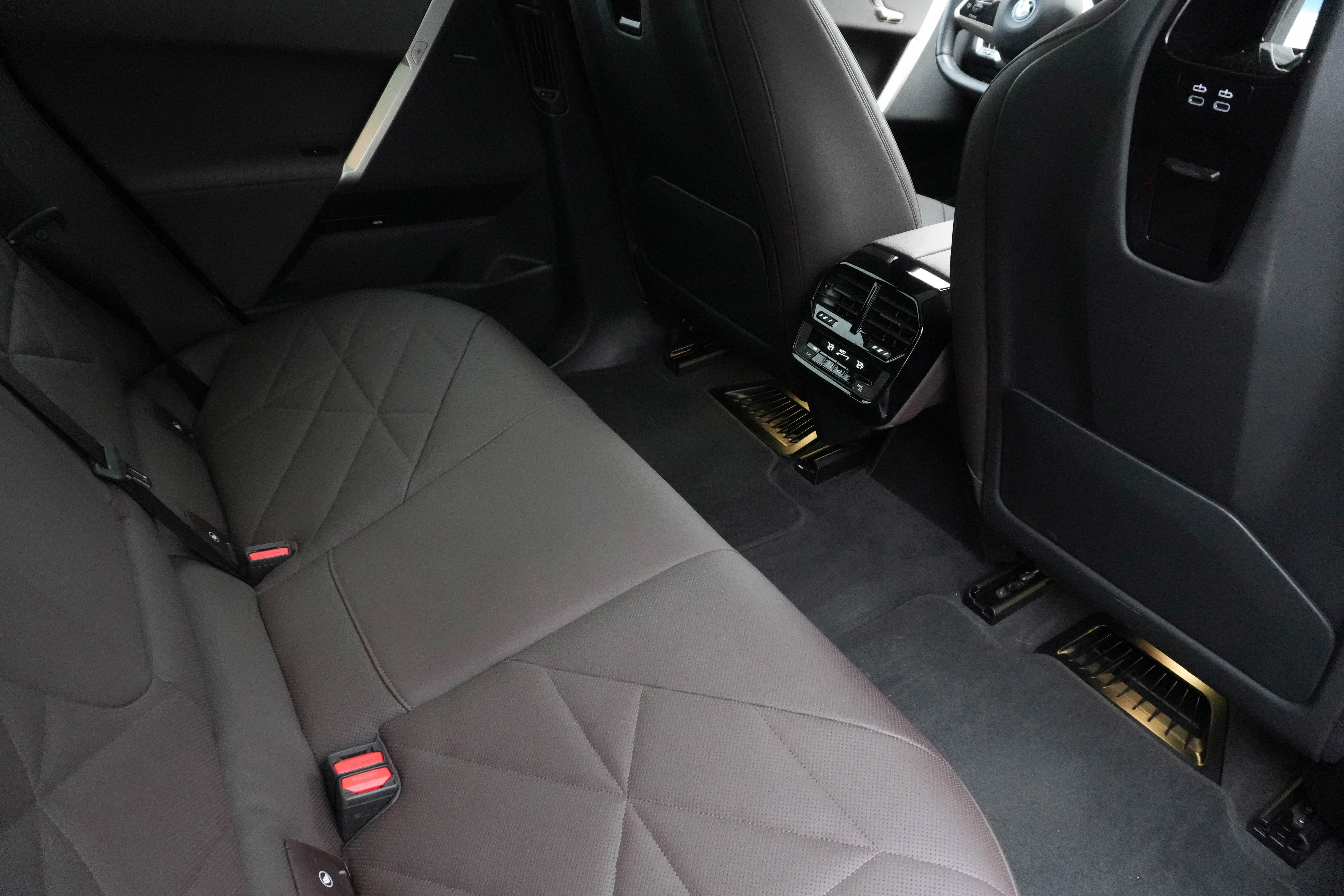 Certified 2023 BMW iX xDrive50 w/ Sport Package image 34